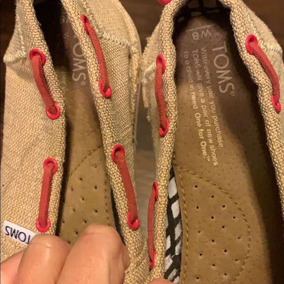 Toms - Picture 2 of 4